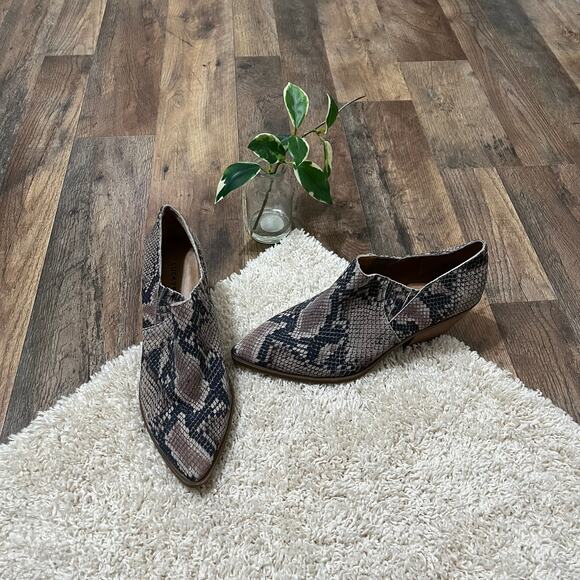 Lucky Brand Size 8.5 M Snake Print Point Toe Suede Leather Tabea Ankle Booties - Picture 1 of 7